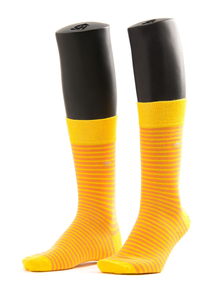 Herrensocken mit dünnem Streifendesign